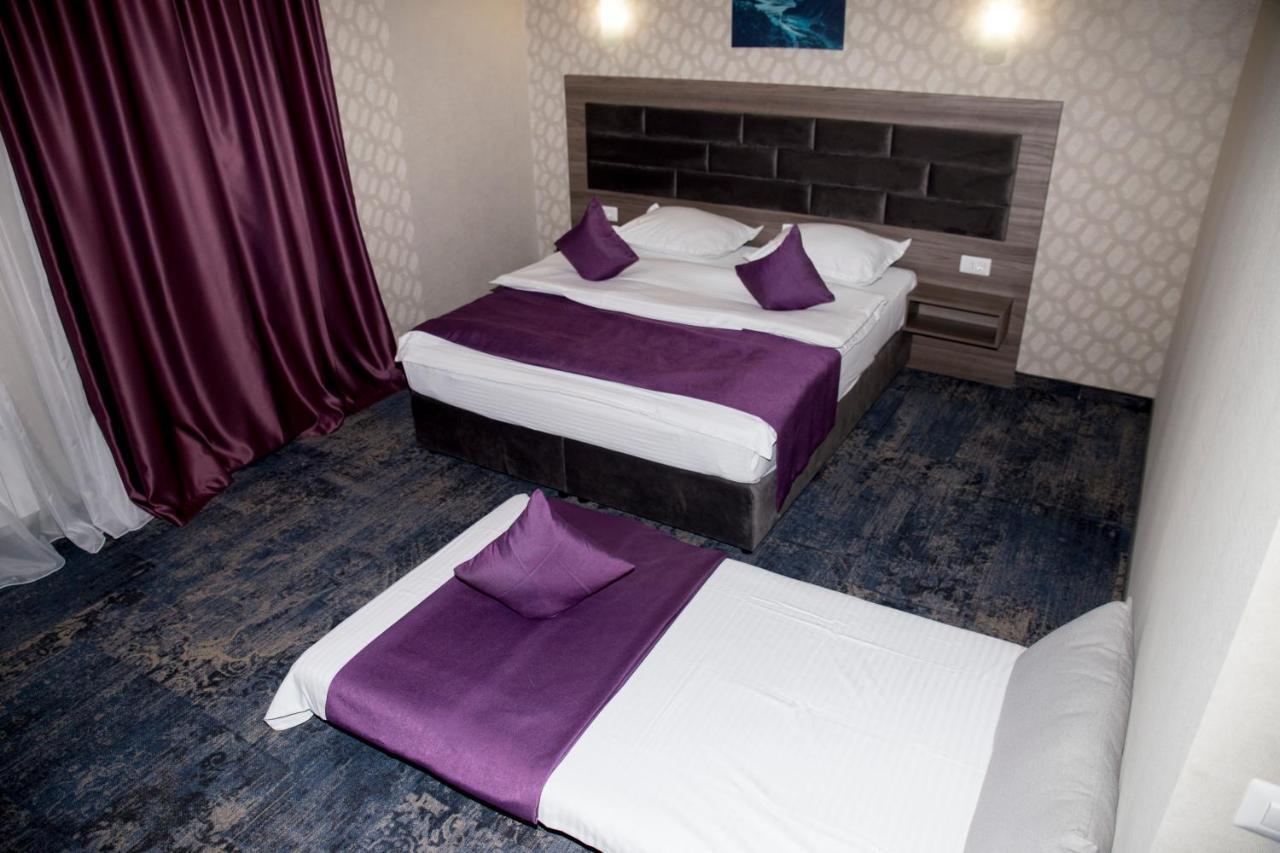 Hotel Yarus Plus Ploieşti Exterior foto